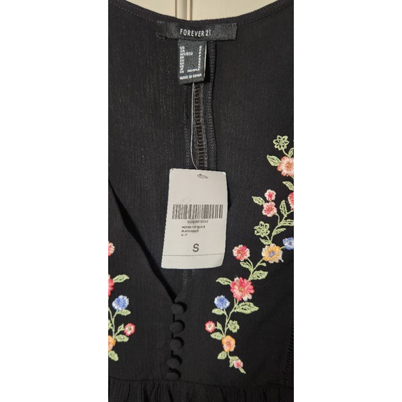 NWT Forever 21 Black Sleeveless Top With Floral Embroidery- Small - Picture 4 of 4